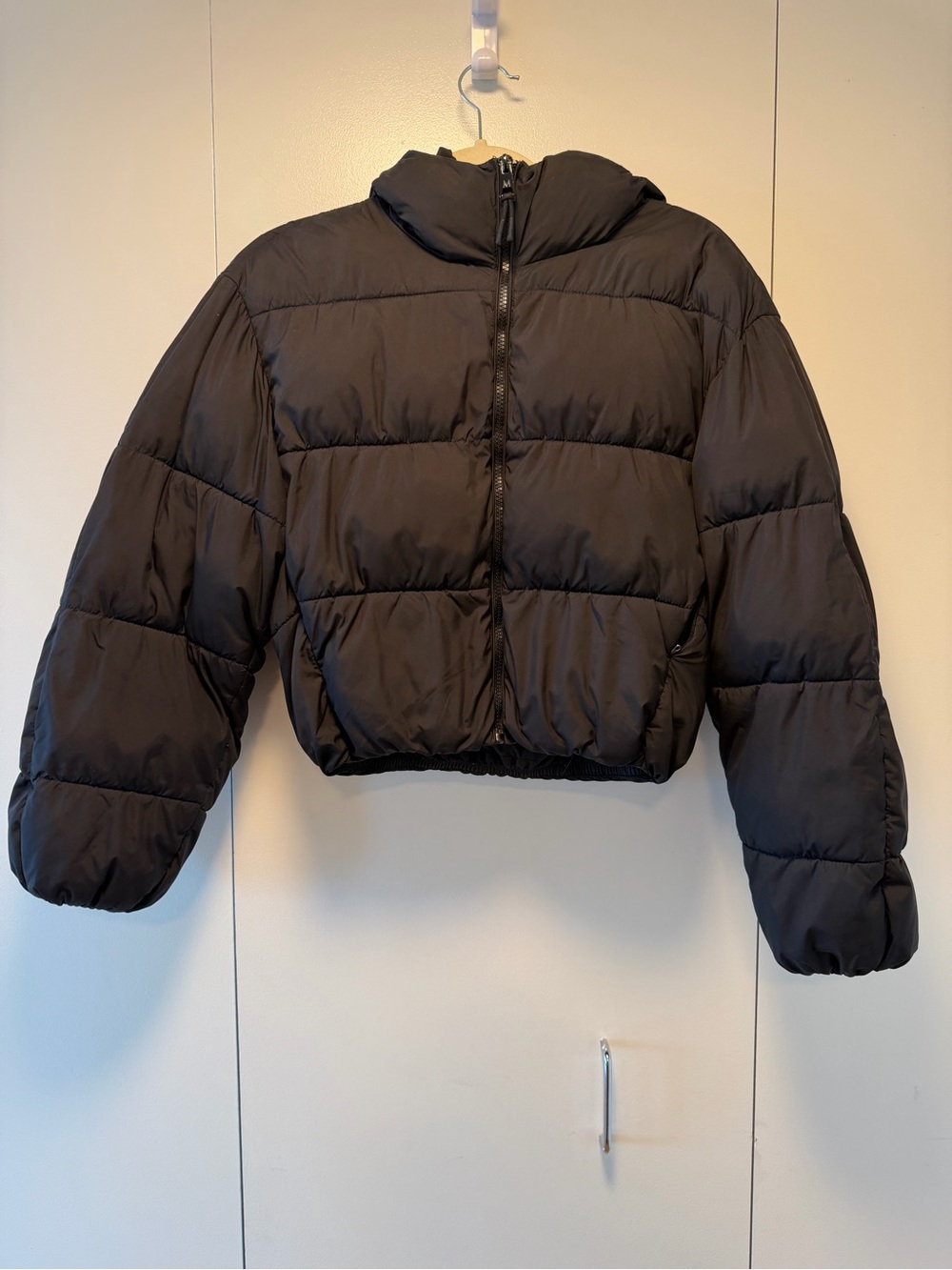 XS Mango cropped black puffer jacket with hood